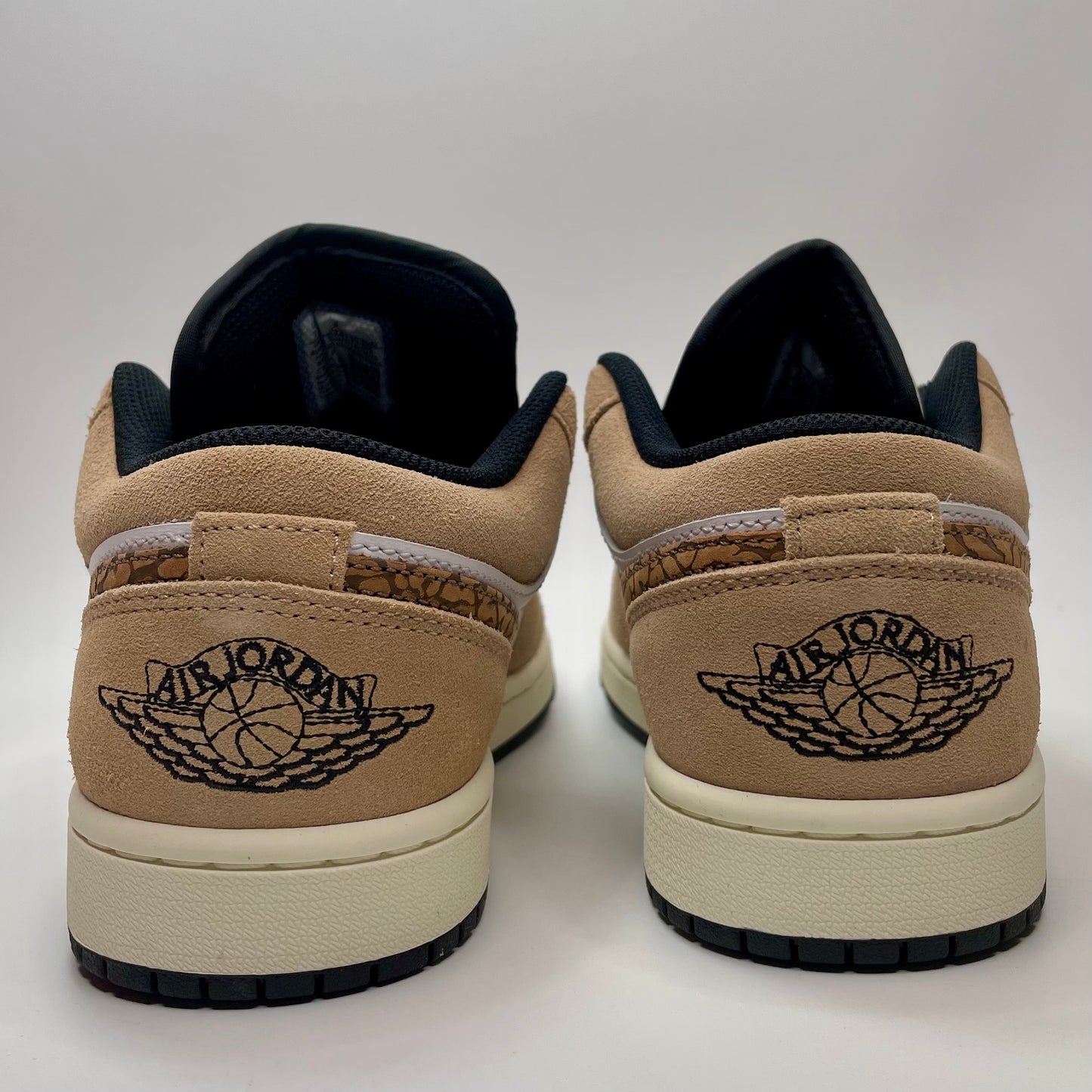 Air Jordan 1 low ‘Hemp’ Size 13M & 7.5M