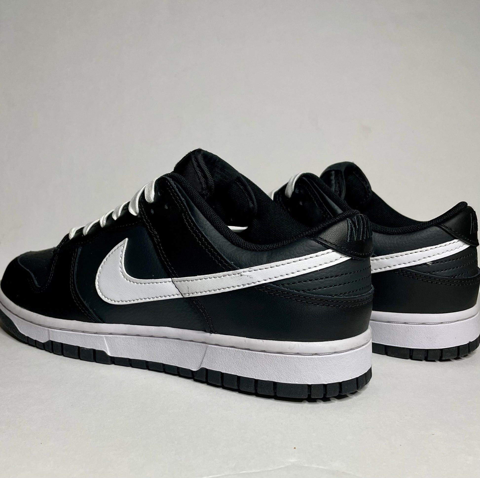 Dunk Low Retro ‘Black/White’ Size 9M - VarsityKicks.co