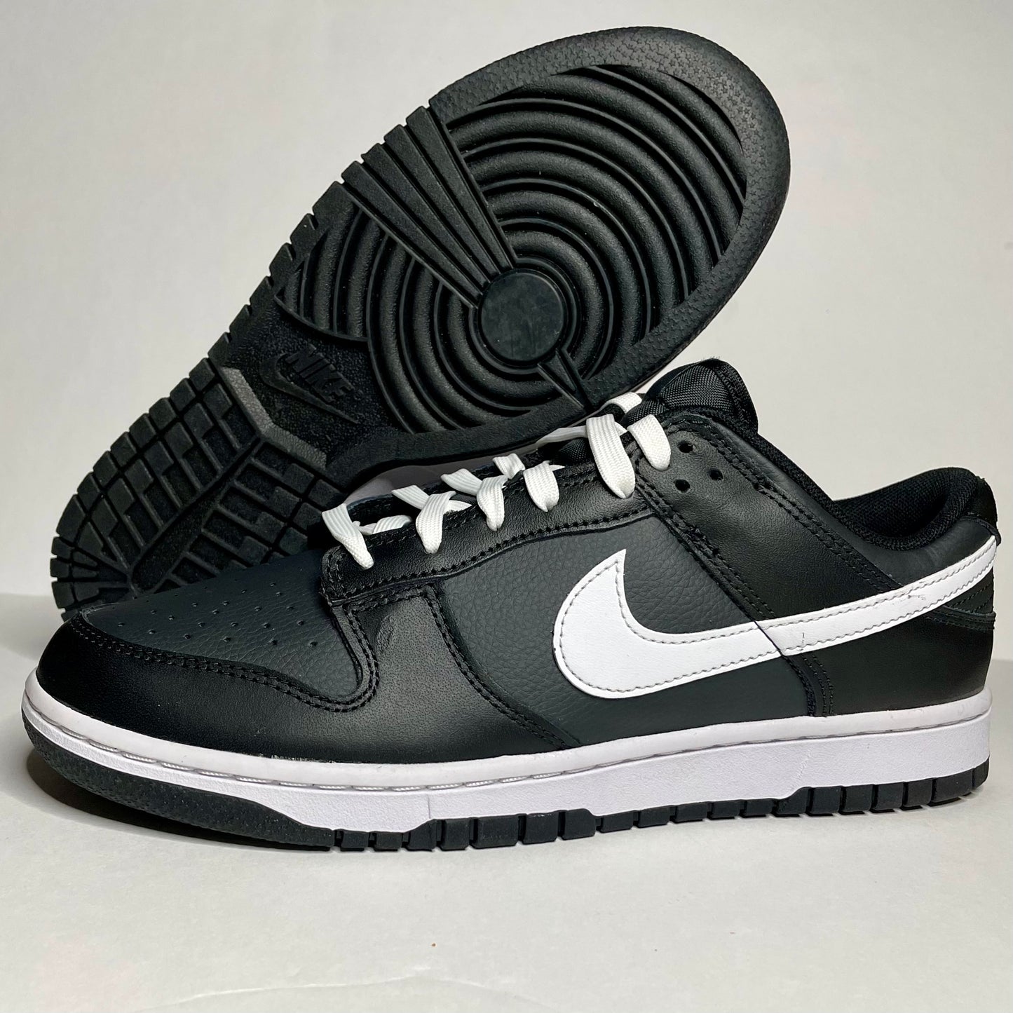 Dunk Low Retro ‘Black/White’ Size 9M - VarsityKicks.co